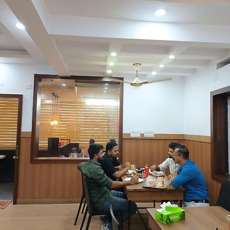 Blue Bell Cochin Airport Hotel Недумбассери Экстерьер фото