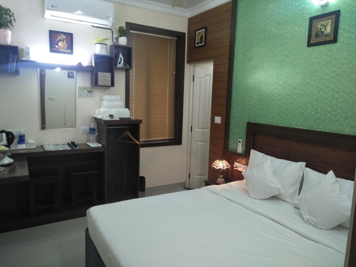 Blue Bell Cochin Airport Hotel Недумбассери Экстерьер фото