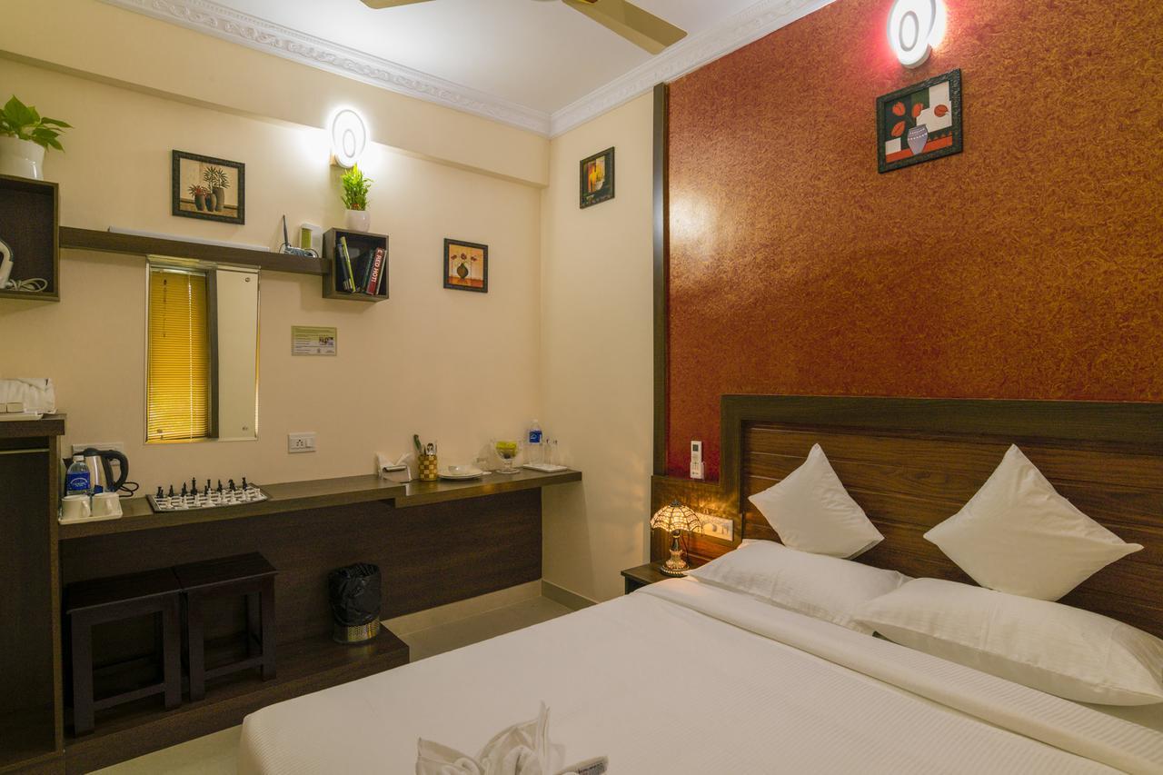 Blue Bell Cochin Airport Hotel Недумбассери Экстерьер фото