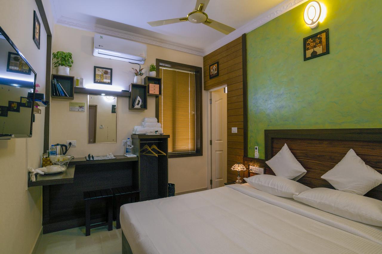 Blue Bell Cochin Airport Hotel Недумбассери Экстерьер фото