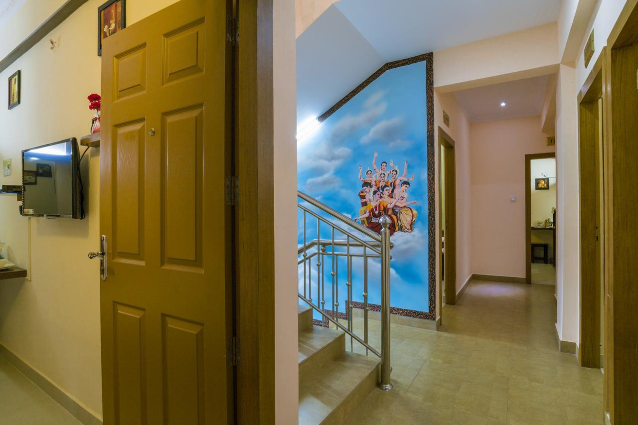 Blue Bell Cochin Airport Hotel Недумбассери Экстерьер фото