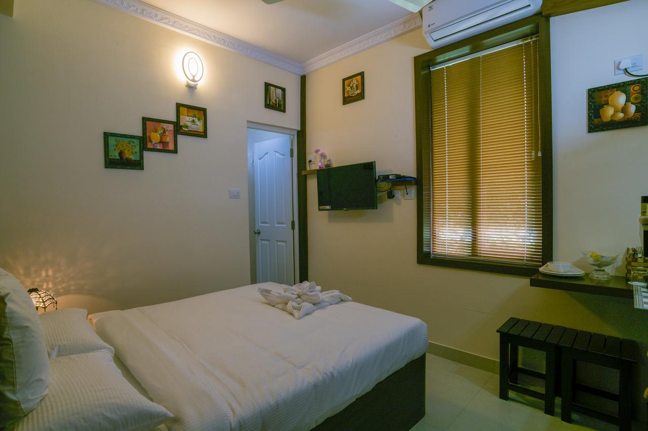 Blue Bell Cochin Airport Hotel Недумбассери Экстерьер фото